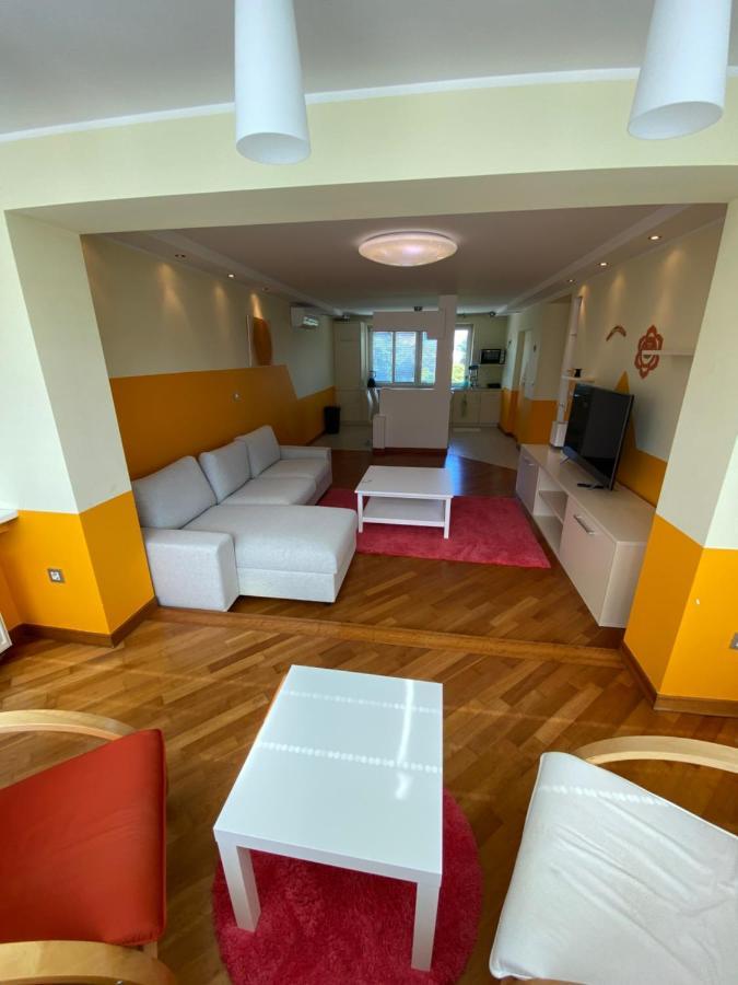 Apartma Berk Apartment ลูบลิยานา ภายนอก รูปภาพ